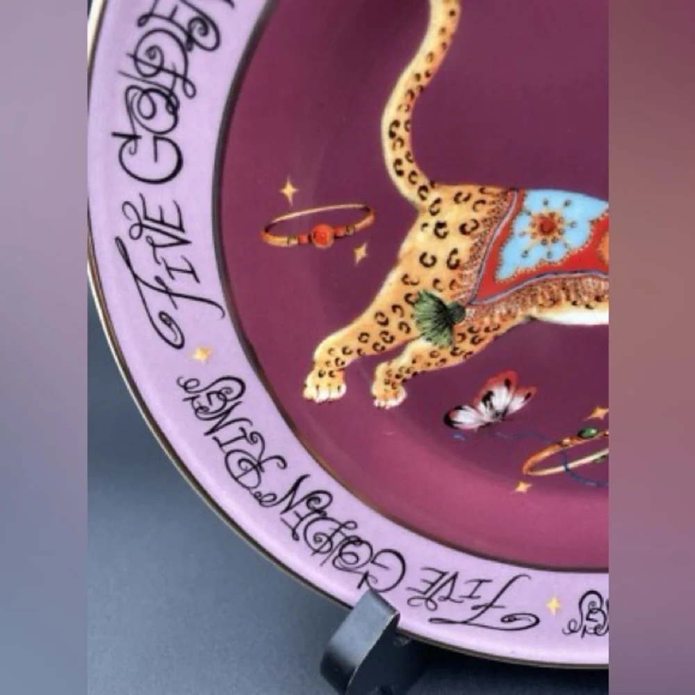 Phannapast Taychamaythakool 
Anthropologie Twelve Days Christmas Dessert Plate - Picture 3 of 6